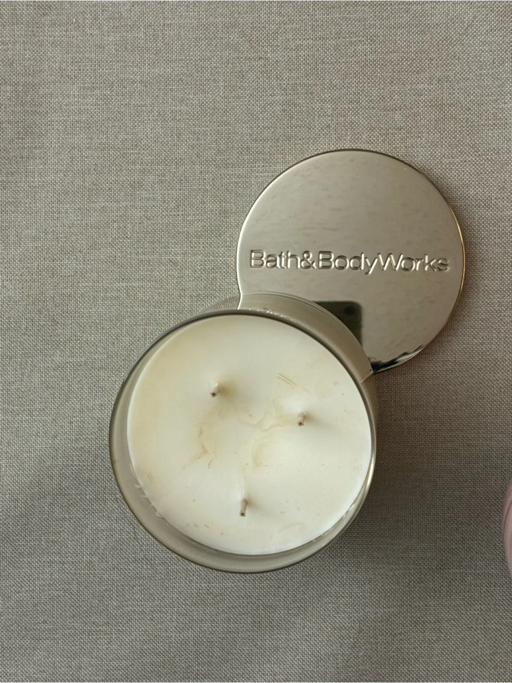 Bath & Body Works Cookie Butter Truffle Candle — Gold/White/Red